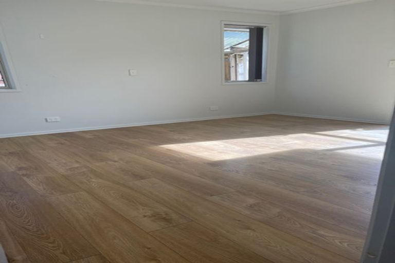 Photo of property in 25 Ambassador Glade, Orewa, 0931