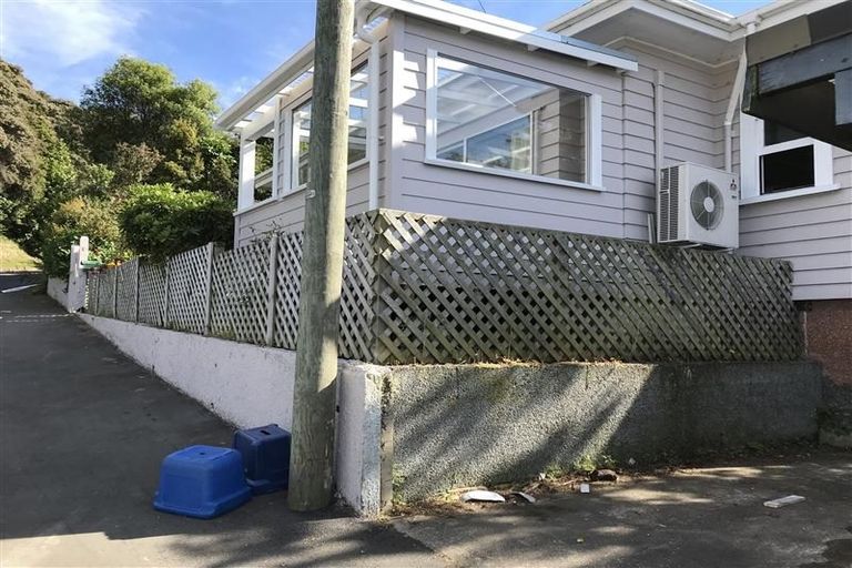 Photo of property in 18 Lachlan Avenue, North Dunedin, Dunedin, 9016