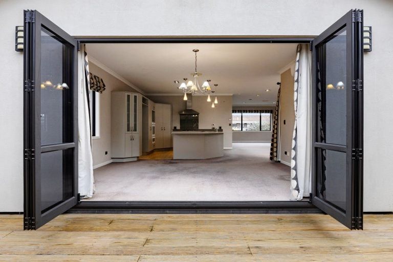 Photo of property in 30 Sandwich Road, St Andrews, Hamilton, 3200