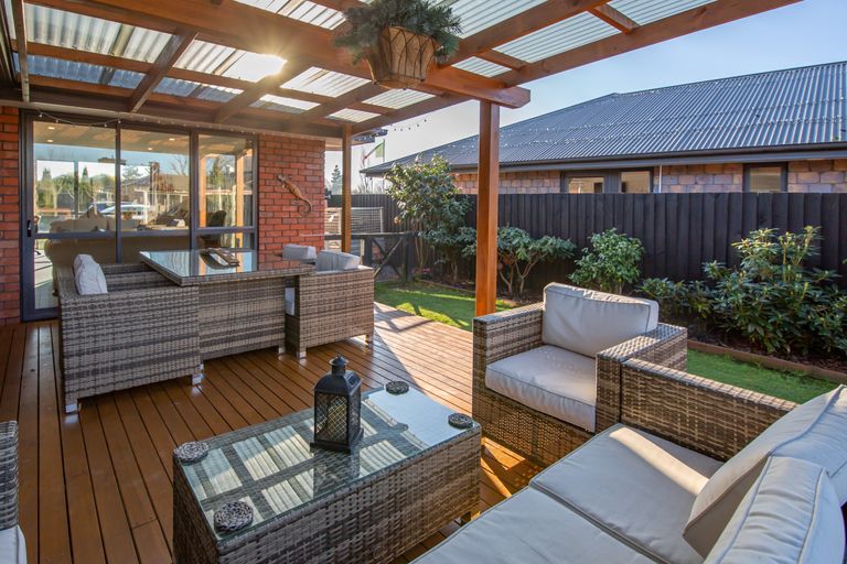 Photo of property in 15 Greenmeadow Gardens, Belfast, Christchurch, 8051