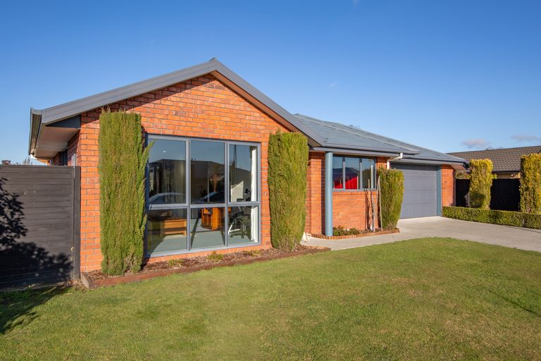 Photo of property in 15 Greenmeadow Gardens, Belfast, Christchurch, 8051