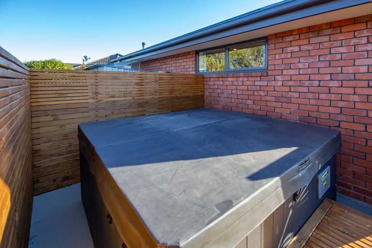 Photo of property in 15 Greenmeadow Gardens, Belfast, Christchurch, 8051