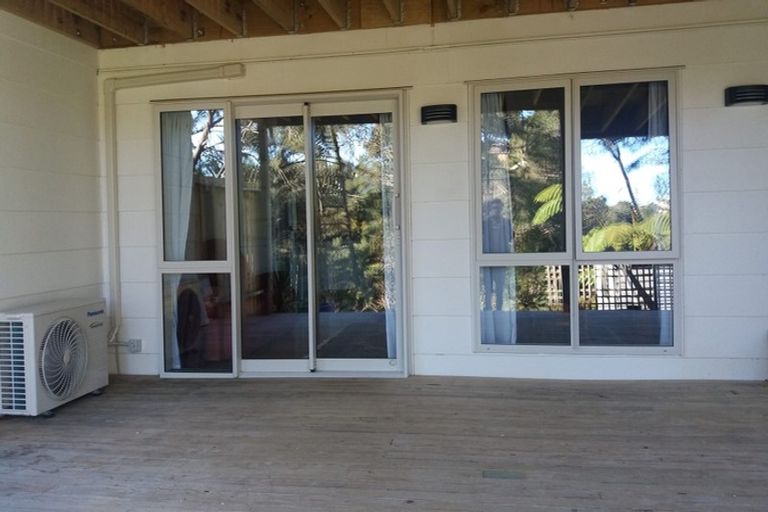 Photo of property in 5 Saddleback Rise, Murrays Bay, Auckland, 0630
