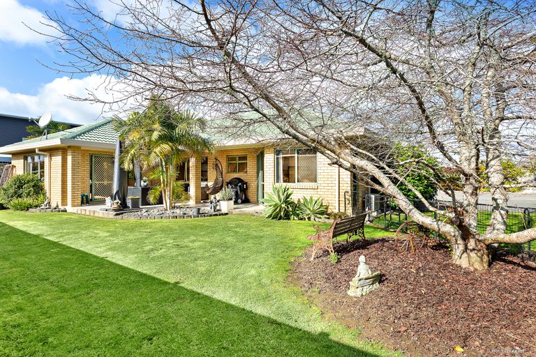 Photo of property in 65 Tapu Road, Huapai, Kumeu, 0810