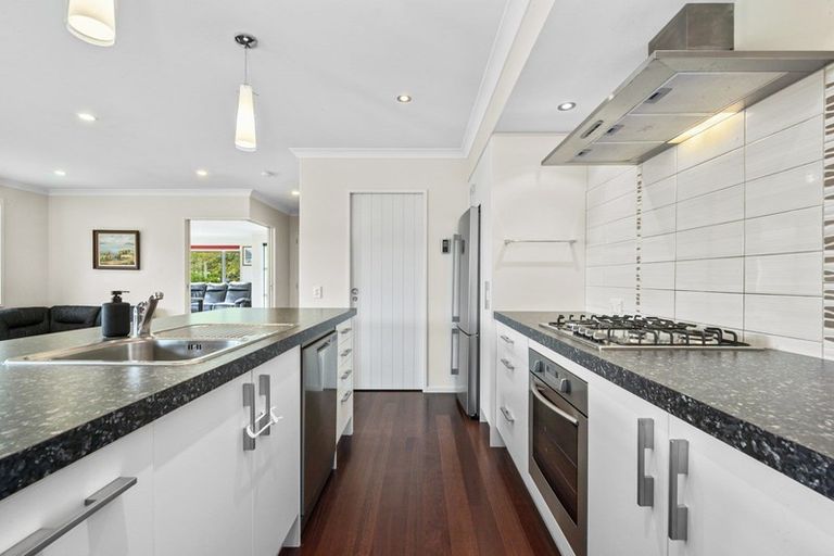 Photo of property in 83 Dalmore Way, Acacia Bay, Taupo, 3385