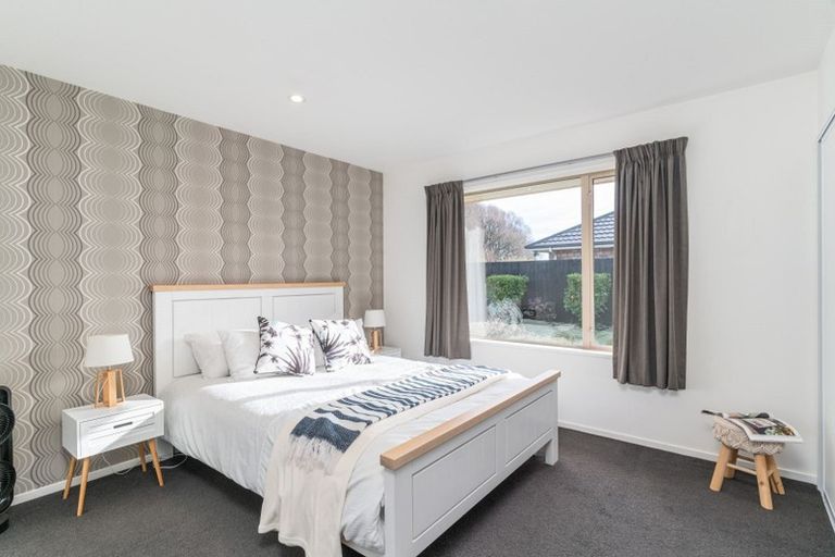 Photo of property in 37 Somerville Crescent, Aidanfield, Christchurch, 8025