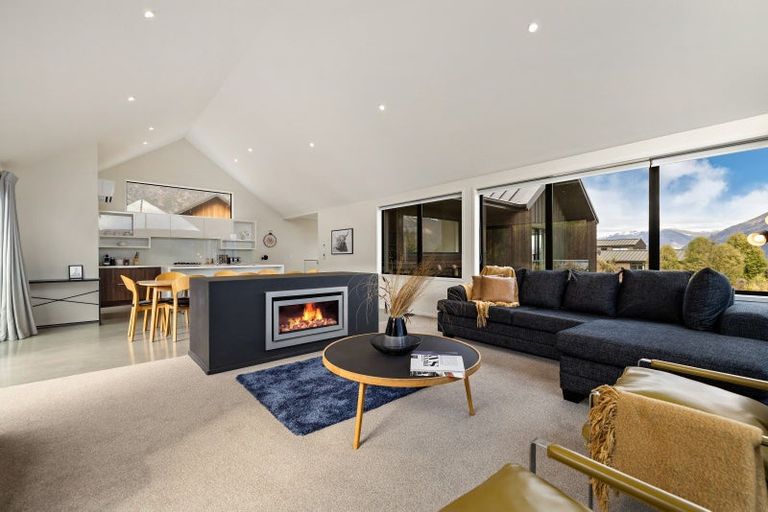 Photo of property in 35 Jacks Point Rise, Jacks Point, Queenstown, 9371