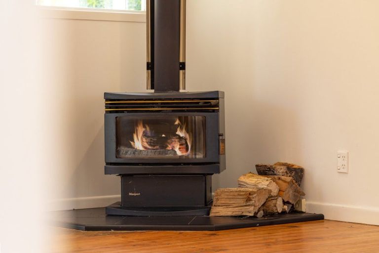 Photo of property in 30 Point Wells Road, Point Wells, Warkworth, 0986