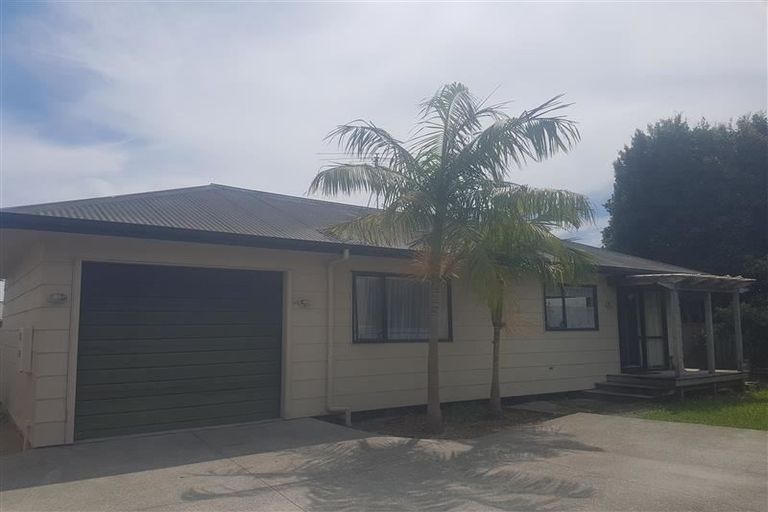 Photo of property in 1/9 Edgewater Grove, Orewa, 0931