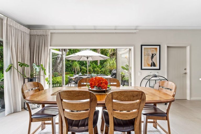 Photo of property in 6 Puriri Boulevard, Orewa, 0931