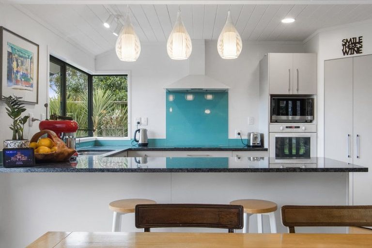 Photo of property in 52 Links View Drive, Omokoroa, 3114