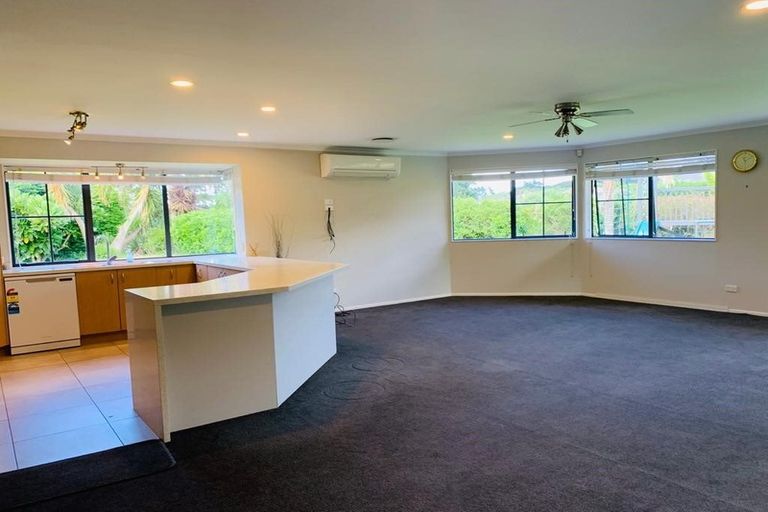 Photo of property in 22 Everlea Place, Alfriston, Auckland, 2105