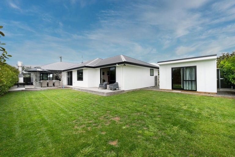 Photo of property in 131 Arataki Road, Havelock North, 4130