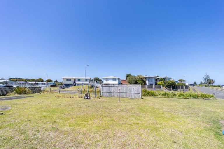 Photo of property in 9 Tainui Street, Castlecliff, Whanganui, 4501