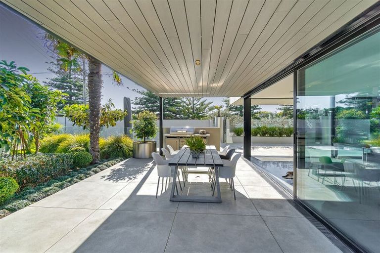 Photo of property in 2 Marriner Street, Sumner, Christchurch, 8081