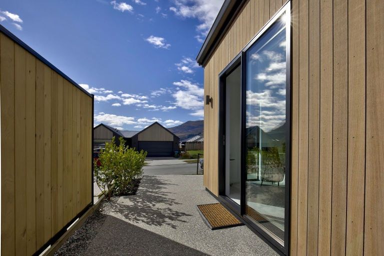 Photo of property in 57 Shepherd Road, Jacks Point, Queenstown, 9371