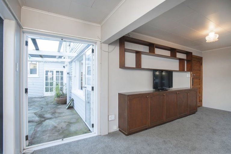 Photo of property in 89 Esplanade, Kaiti, Gisborne, 4010