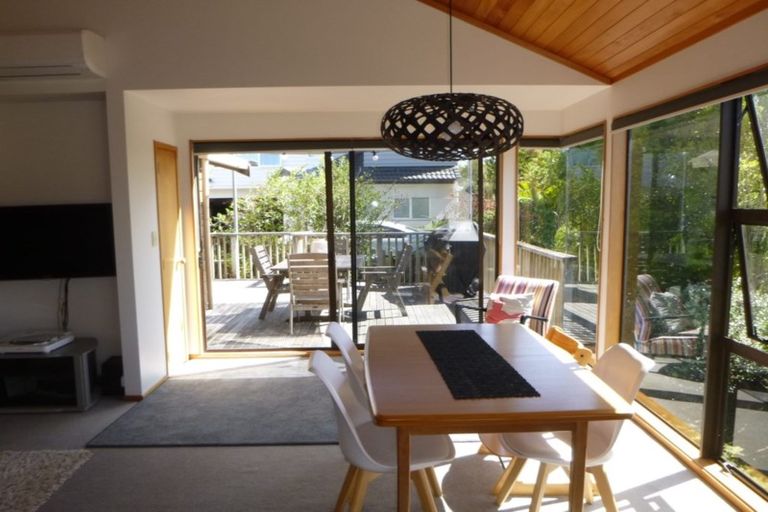 Photo of property in 2/24 Nigel Road, Browns Bay, Auckland, 0630