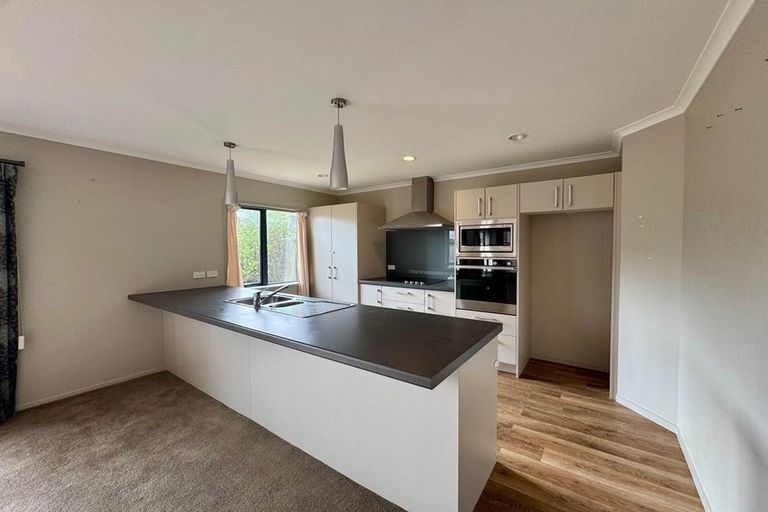 Photo of property in 64 Sunstone Crescent, Brown Owl, Upper Hutt, 5018