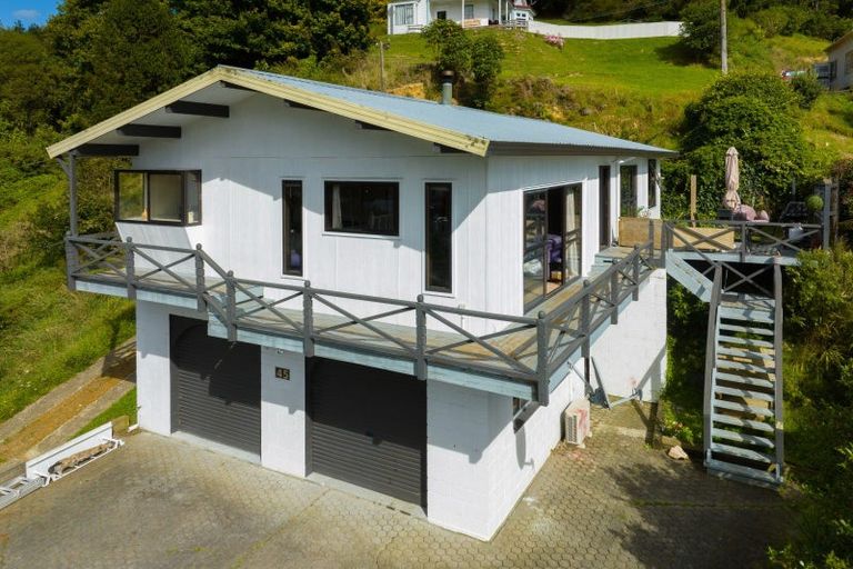 Photo of property in 45 Durham Street, Picton, 7220