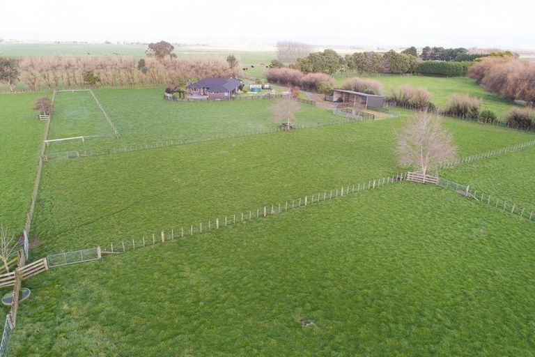 Photo of property in 222 Oroua Road, Kairanga, Palmerston North, 4475