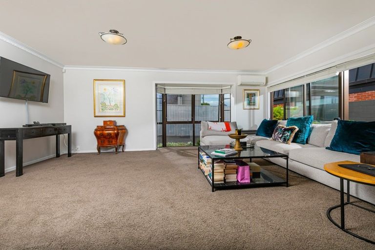 Photo of property in 2/27 Milford Road, Milford, Auckland, 0620