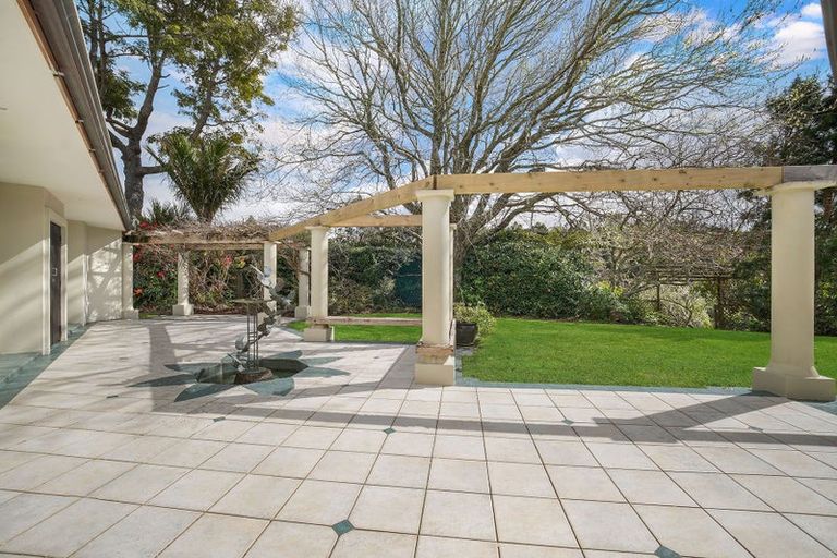 Photo of property in 9 Laingholm Drive, Laingholm, Auckland, 0604