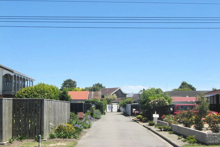 Photo of property in 2/12 Steadman Road, Broomfield, Christchurch, 8042