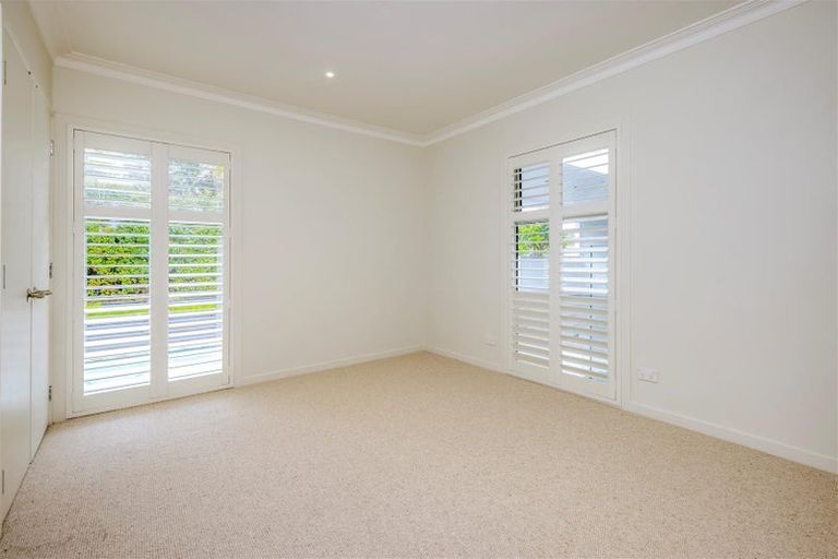 Photo of property in 8 Poseidon Place, Half Moon Bay, Auckland, 2012