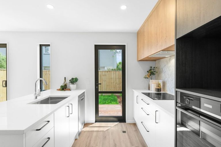 Photo of property in 2/28 Deloraine Street, Somerfield, Christchurch, 8024