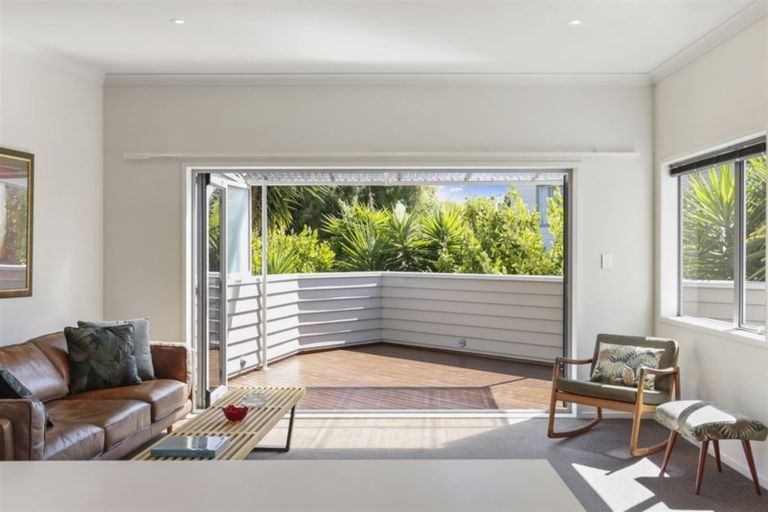 Photo of property in 7a Justin Place, Te Atatu Peninsula, Auckland, 0610