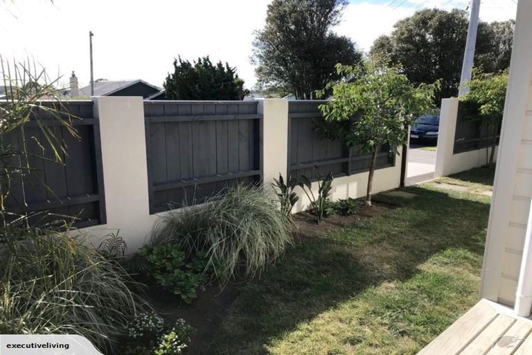 Photo of property in 18 Record Street, Fitzroy, New Plymouth, 4312