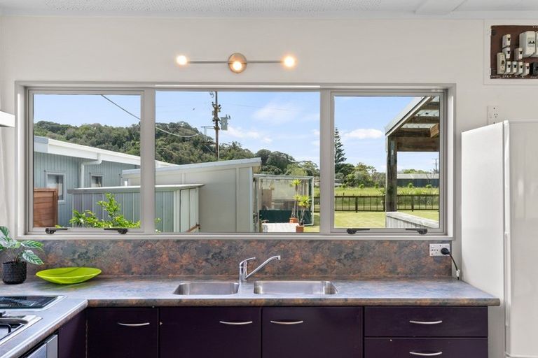 Photo of property in 13 Taiwa Road, Oakura, Hikurangi, 0184