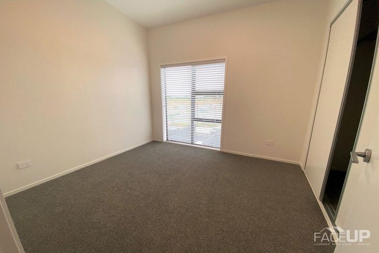 Photo of property in 82 Manarini Road, Westgate, Auckland, 0614