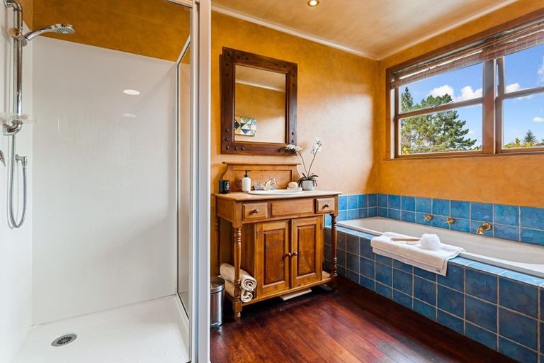 Photo of property in 31 Outlook Road, Greenhithe, Auckland, 0632