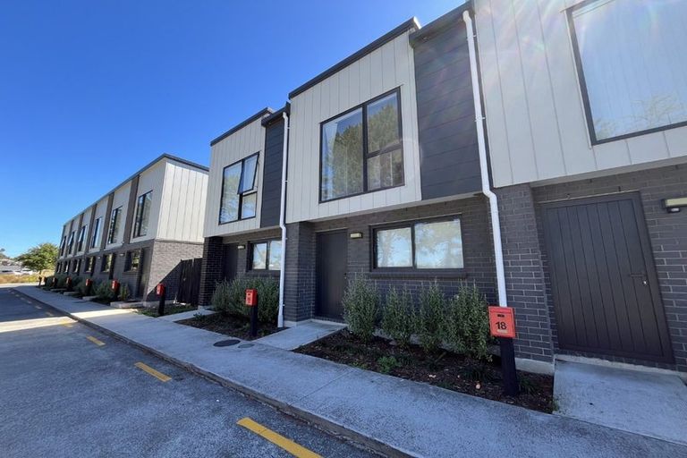 Photo of property in 16 Whai Hua Lane, Mangere Bridge, Auckland, 2022