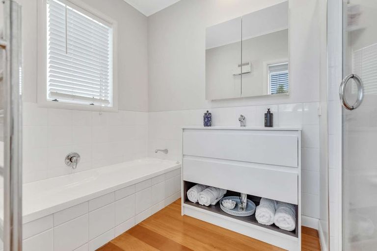 Photo of property in 67 Forest Lake Road, Forest Lake, Hamilton, 3200