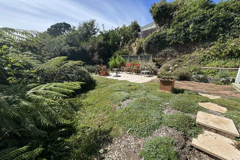 Photo of property in 25 Saint Michaels Crescent, Kelburn, Wellington, 6012