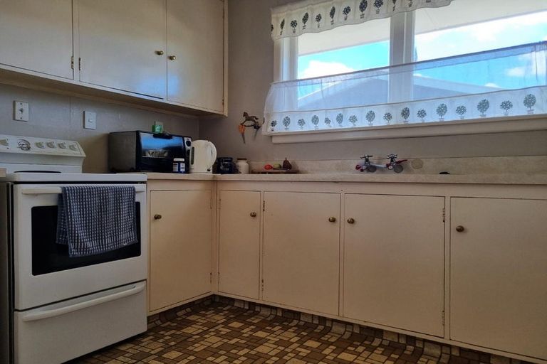 Photo of property in 60 Dunster Street, Burnside, Christchurch, 8053