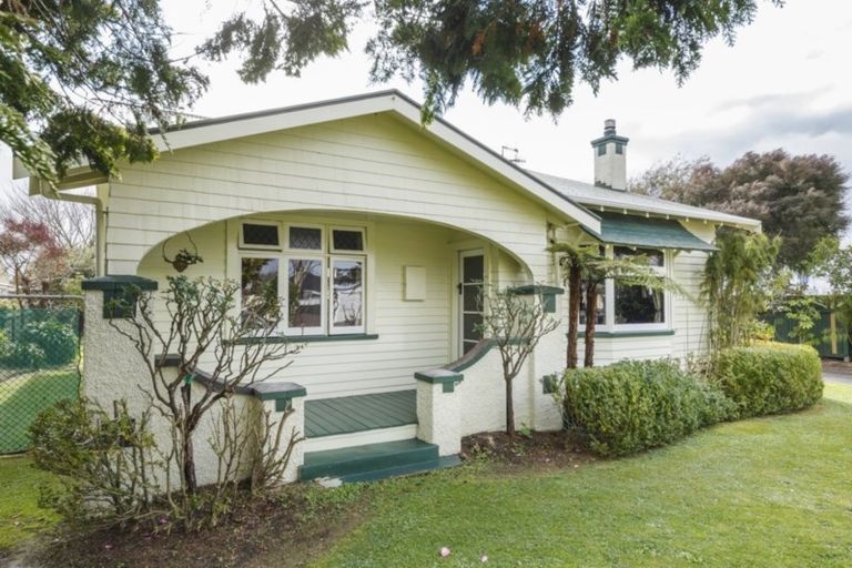 Photo of property in 10 Miro Street, Takaro, Palmerston North, 4410