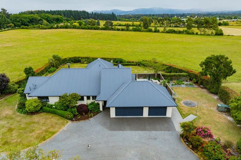 Photo of property in 132 Round Hill Road, Loburn, 7472