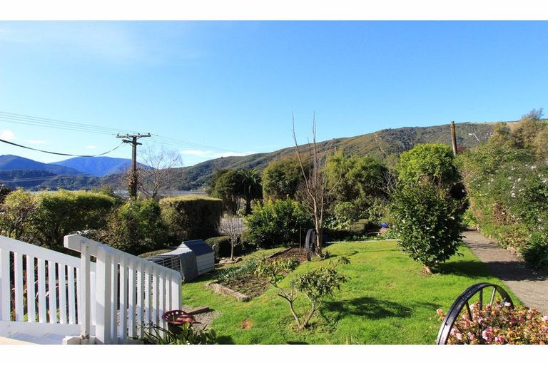 Photo of property in 21 Main Road, Havelock, 7100