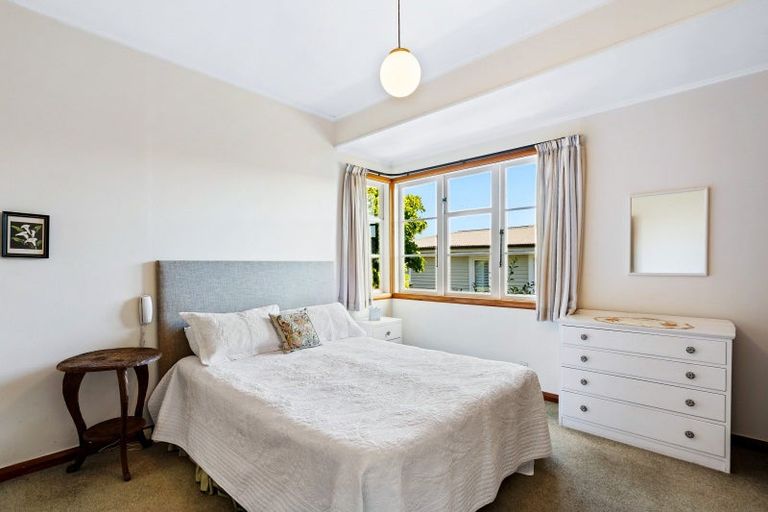 Photo of property in 11 Coleman Terrace, Hospital Hill, Napier, 4110
