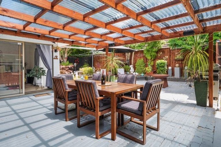 Photo of property in 24 Hedge Row, Sunnyhills, Auckland, 2010