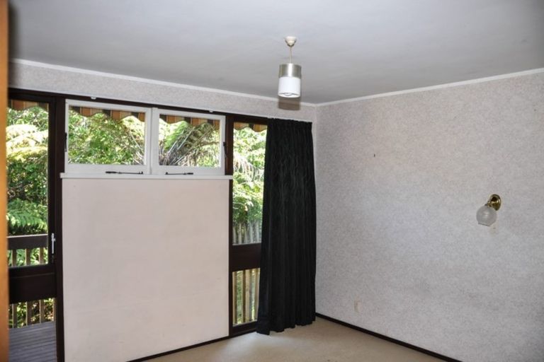 Photo of property in 44 Valley View Road, Glenfield, Auckland, 0629