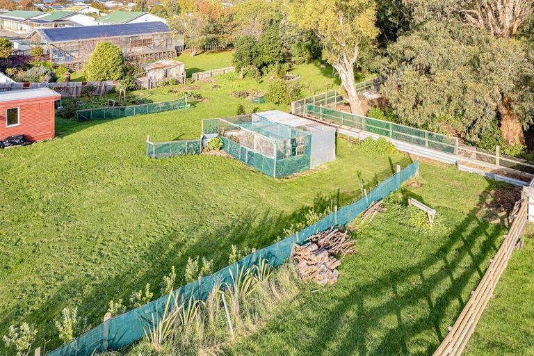 Photo of property in 25 Brassey Street, Waverley, 4510