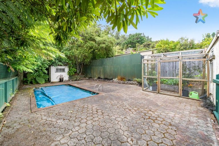 Photo of property in 21 Kennedy Grove, Stokes Valley, Lower Hutt, 5019