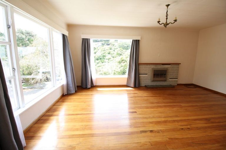 Photo of property in 10 Kamla Way, Khandallah, Wellington, 6035