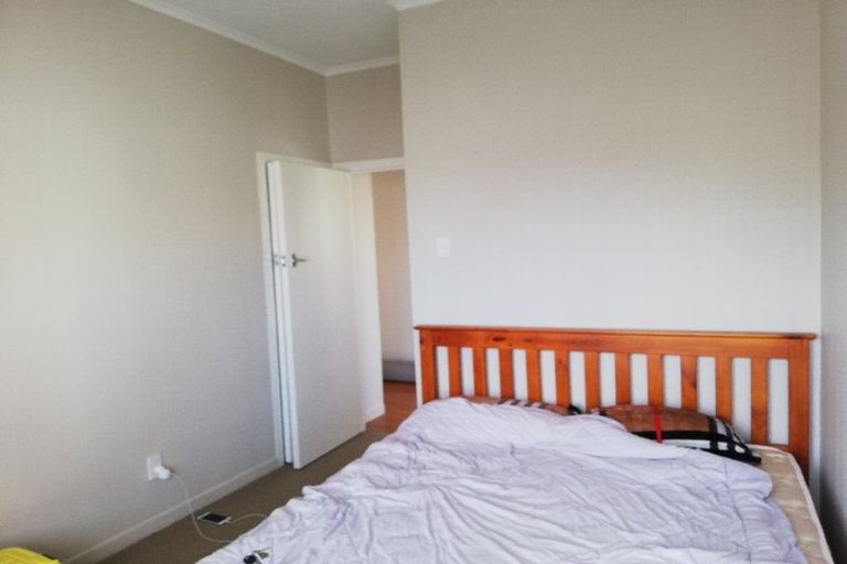 Photo of property in 22 Dallinghoe Crescent, Milford, Auckland, 0620