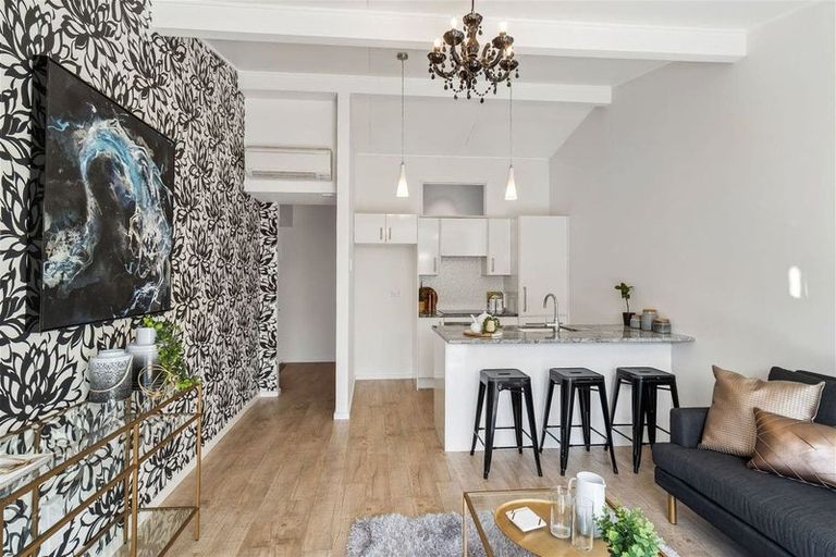 Photo of property in 2/32 Abberley Crescent, St Albans, Christchurch, 8014